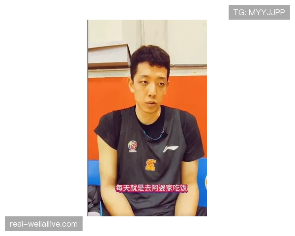 韦世豪拎着名牌包排小区洗衣机,隔壁大妈看完直接笑出声 韦世豪拎着名牌包排小区洗衣机,隔壁大妈看完直接笑出声